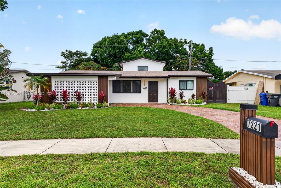 For Rent: $4,500 (4 beds, 2 baths, 2199 Square Feet)