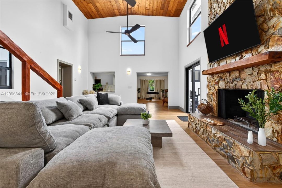 For Rent: $4,500 (4 beds, 2 baths, 2199 Square Feet)