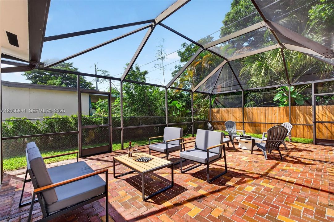 For Rent: $4,500 (4 beds, 2 baths, 2199 Square Feet)
