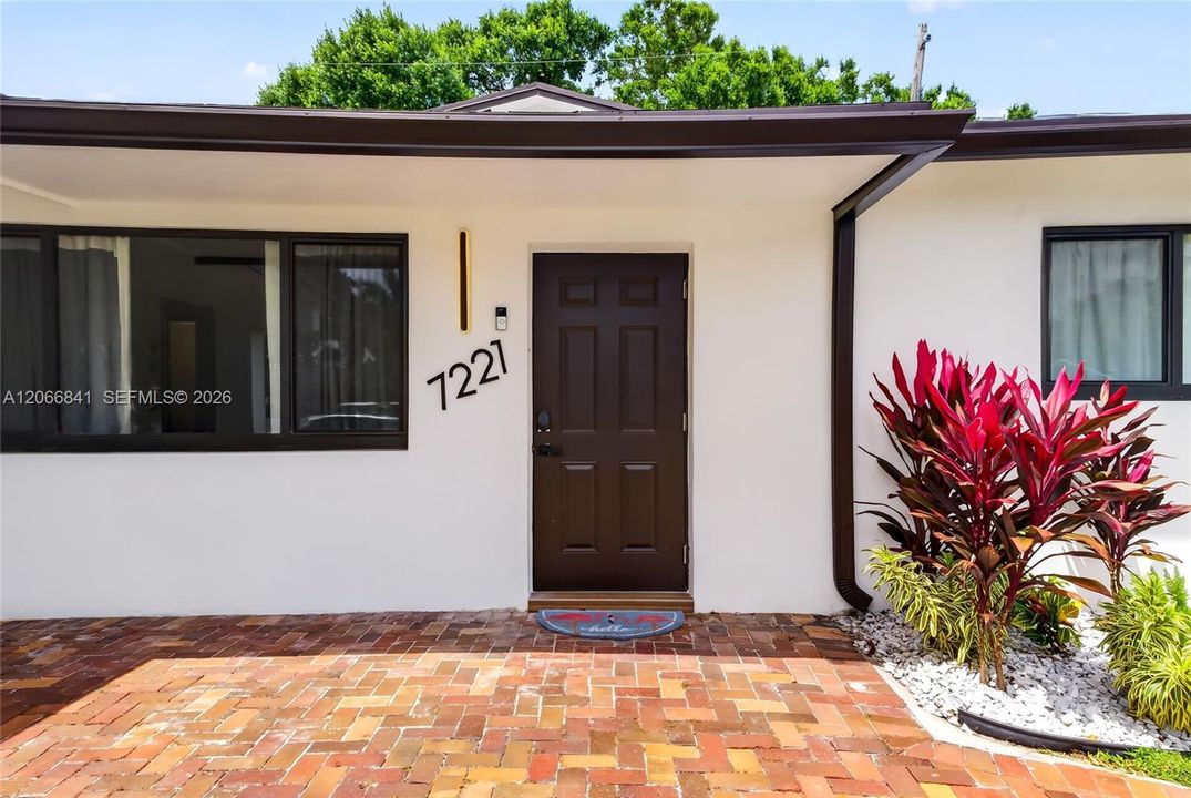 For Rent: $4,500 (4 beds, 2 baths, 2199 Square Feet)