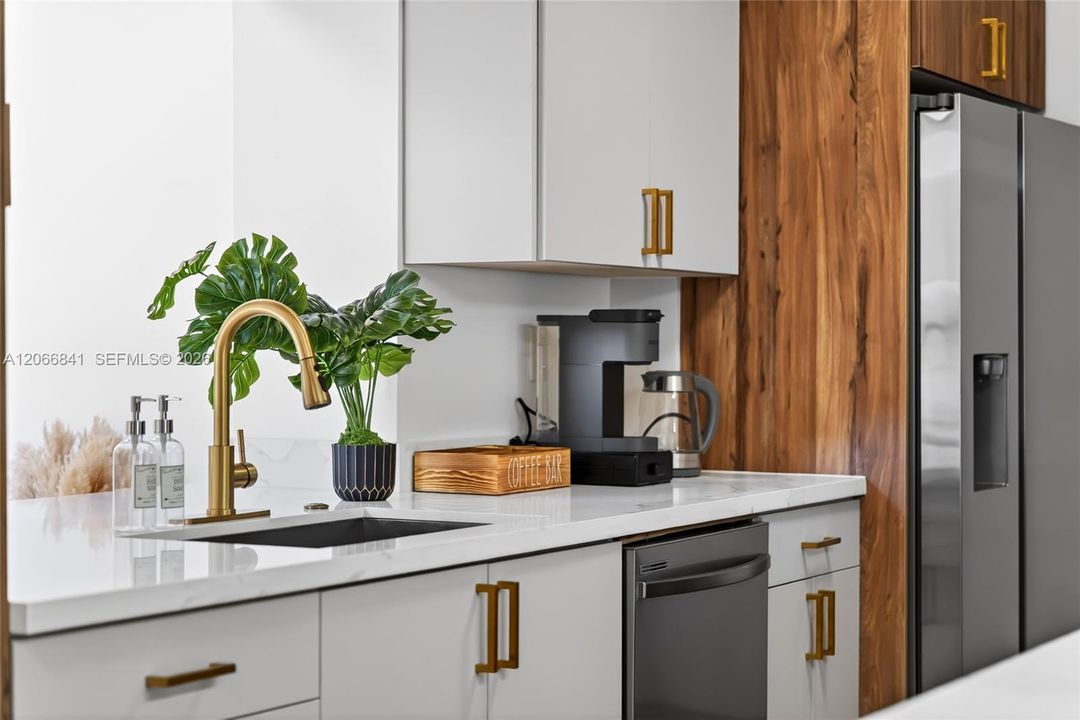 For Rent: $4,500 (4 beds, 2 baths, 2199 Square Feet)