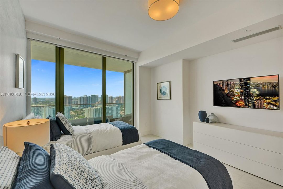 For Rent: $25,000 (3 beds, 3 baths, 2271 Square Feet)