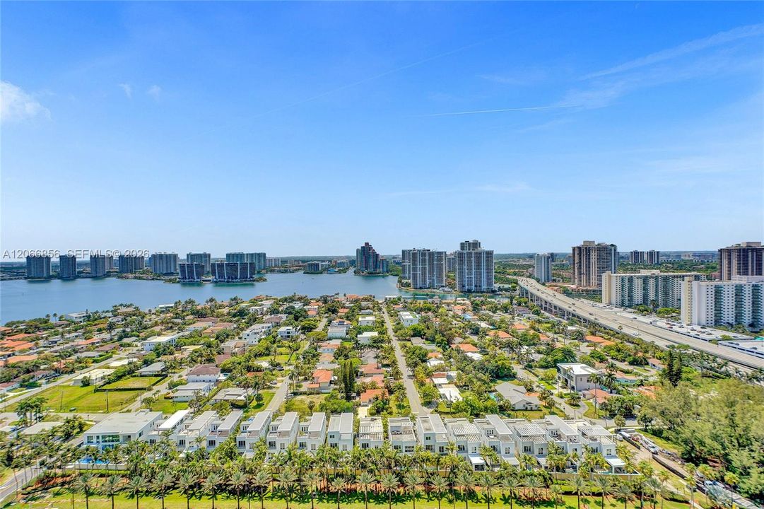 For Rent: $25,000 (3 beds, 3 baths, 2271 Square Feet)