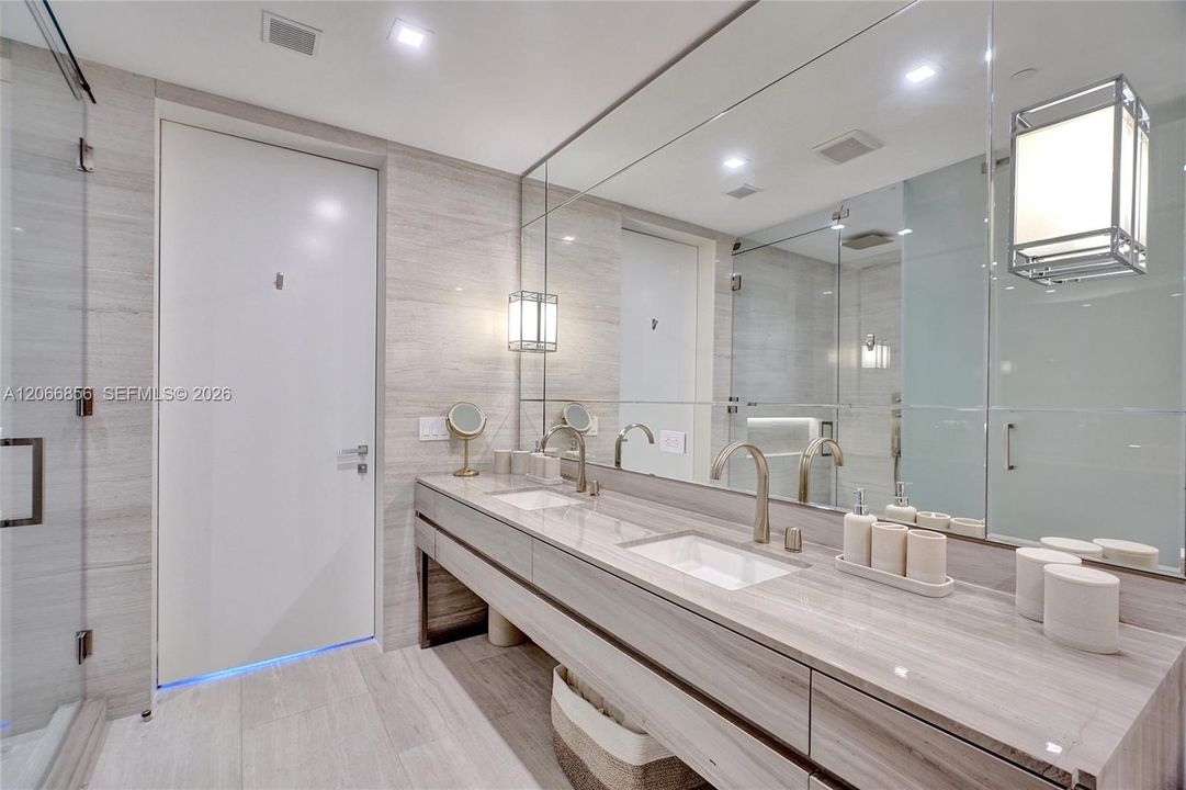 For Rent: $25,000 (3 beds, 3 baths, 2271 Square Feet)