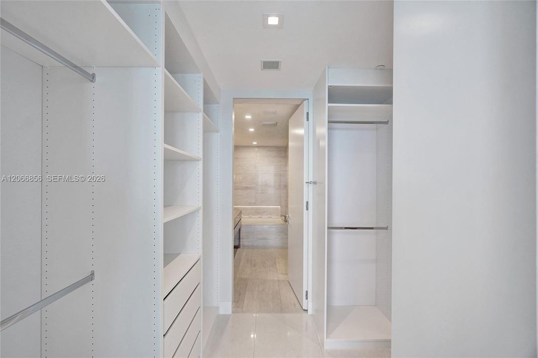 For Rent: $25,000 (3 beds, 3 baths, 2271 Square Feet)