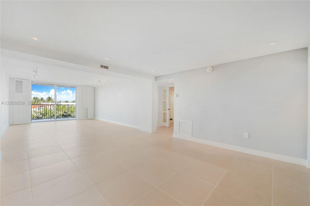 Living Room/Dining Room