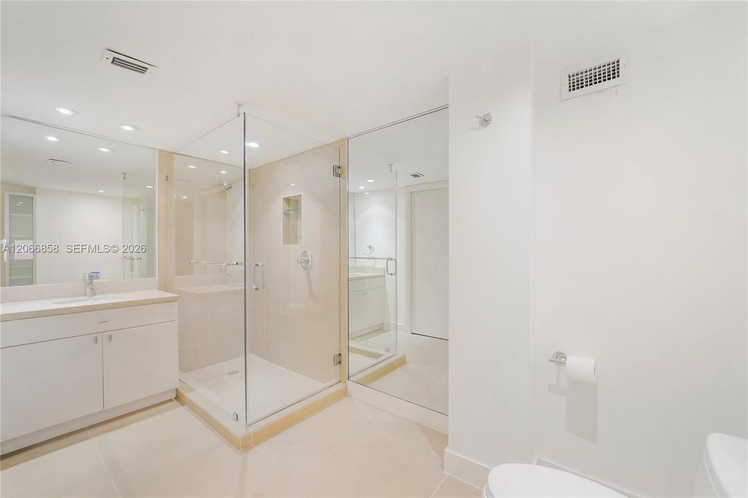 For Sale: $844,000 (2 beds, 2 baths, 1330 Square Feet)