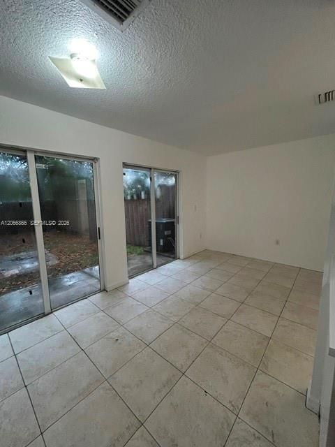 For Rent: $2,800 (3 beds, 2 baths, 1528 Square Feet)