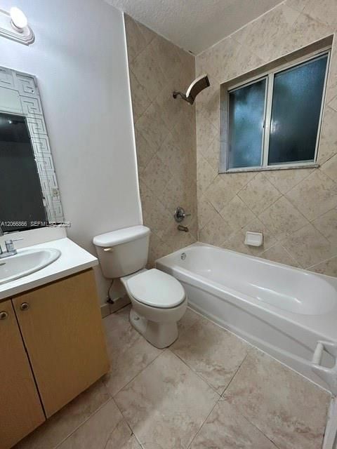 For Rent: $2,800 (3 beds, 2 baths, 1528 Square Feet)