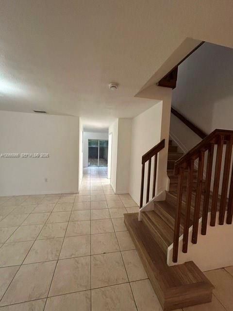 For Rent: $2,800 (3 beds, 2 baths, 1528 Square Feet)