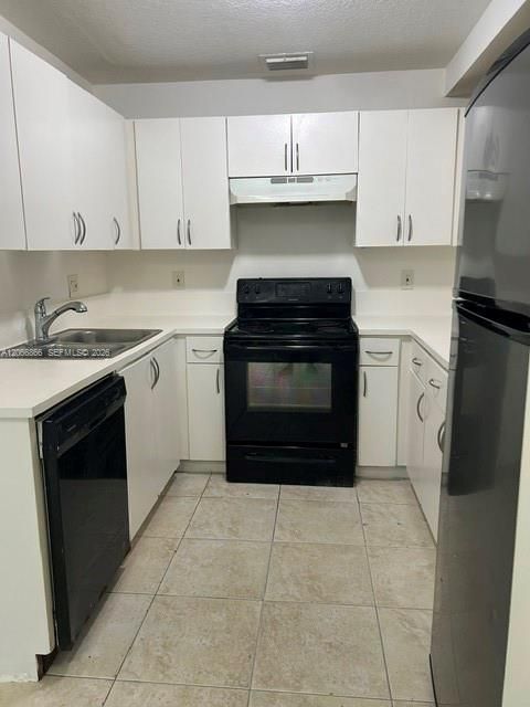 For Rent: $2,800 (3 beds, 2 baths, 1528 Square Feet)