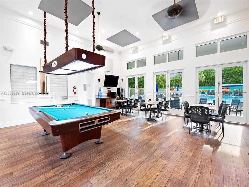 For Sale: $685,000 (3 beds, 2 baths, 1748 Square Feet)