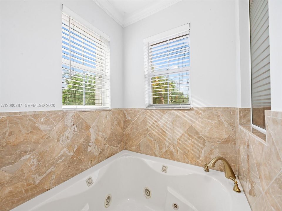 For Sale: $685,000 (3 beds, 2 baths, 1748 Square Feet)