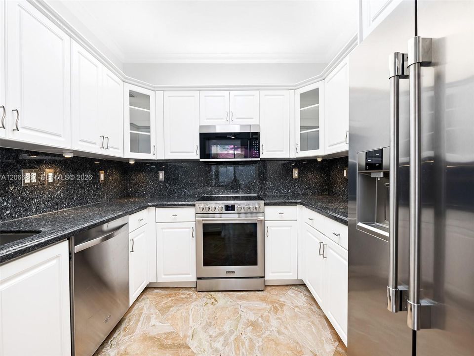 For Sale: $685,000 (3 beds, 2 baths, 1748 Square Feet)