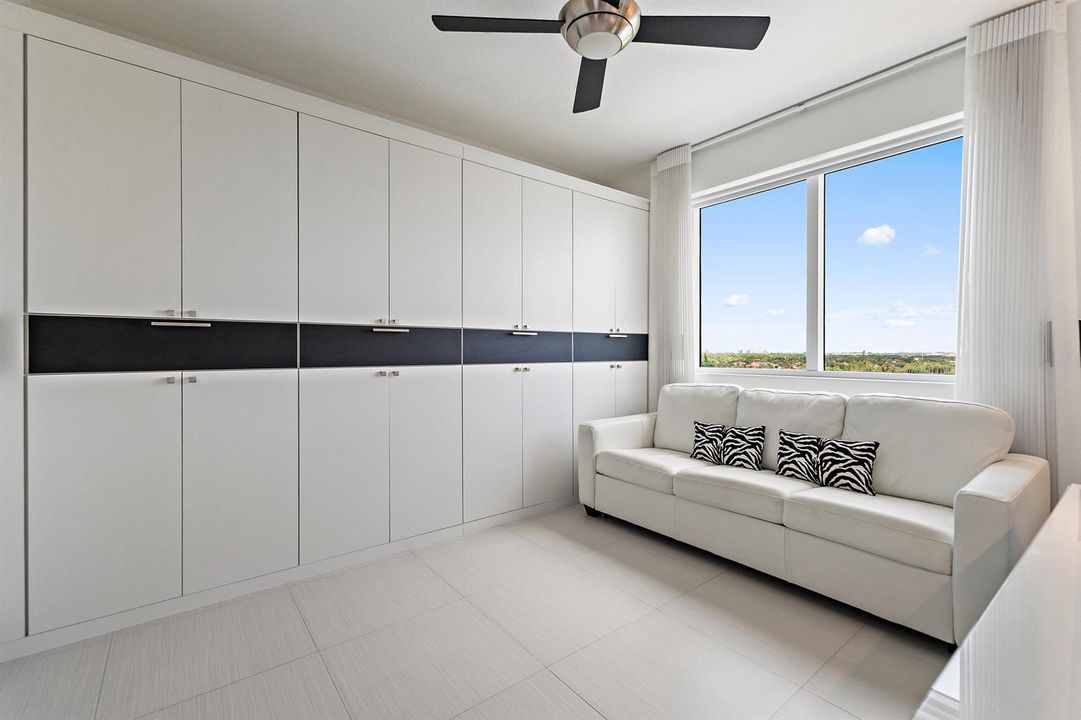 2nd Bedroom / Office