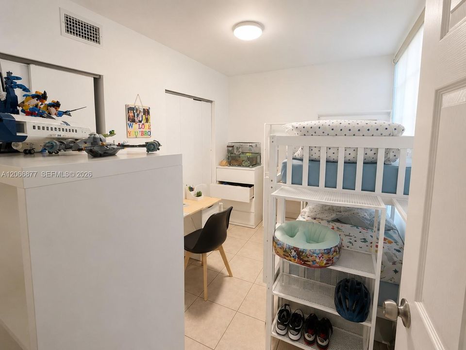 В аренду: $3,200 (2 спален, 1 ванн, 962 Квадратных фут)