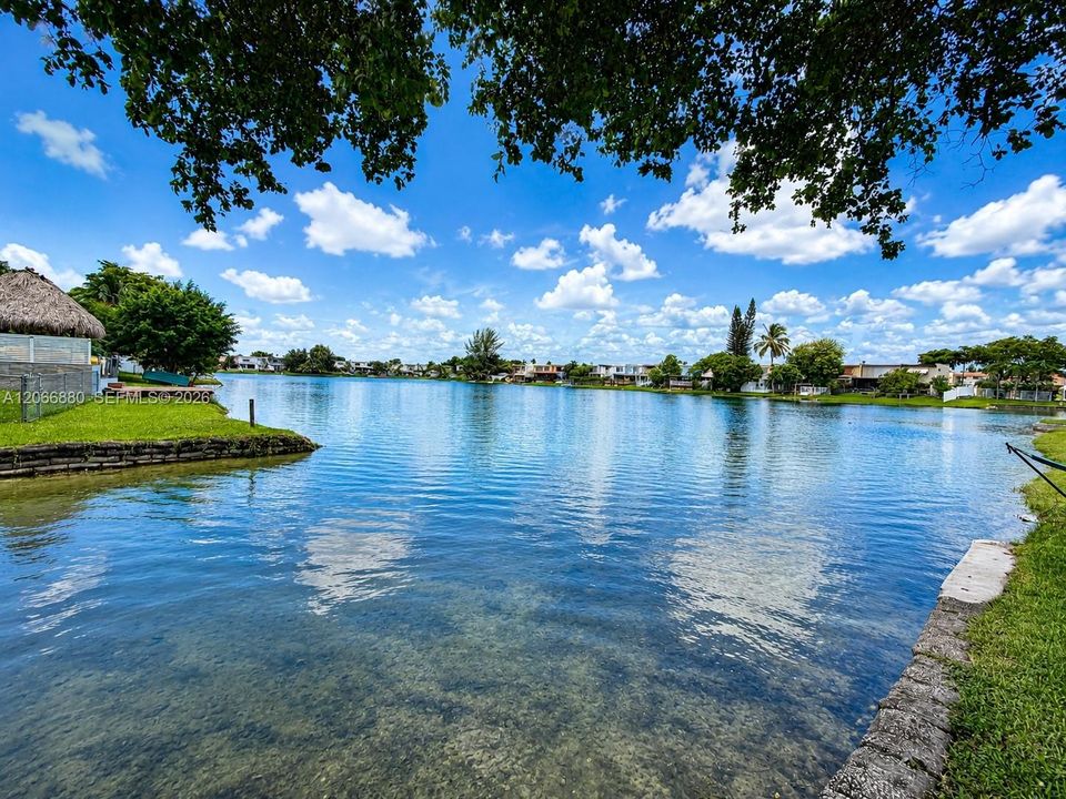 For Sale: $450,000 (2 beds, 1 baths, 1314 Square Feet)