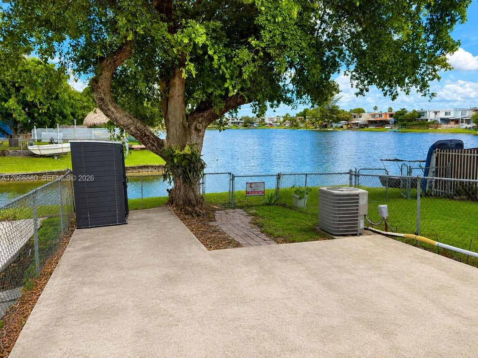 For Sale: $450,000 (2 beds, 1 baths, 1314 Square Feet)