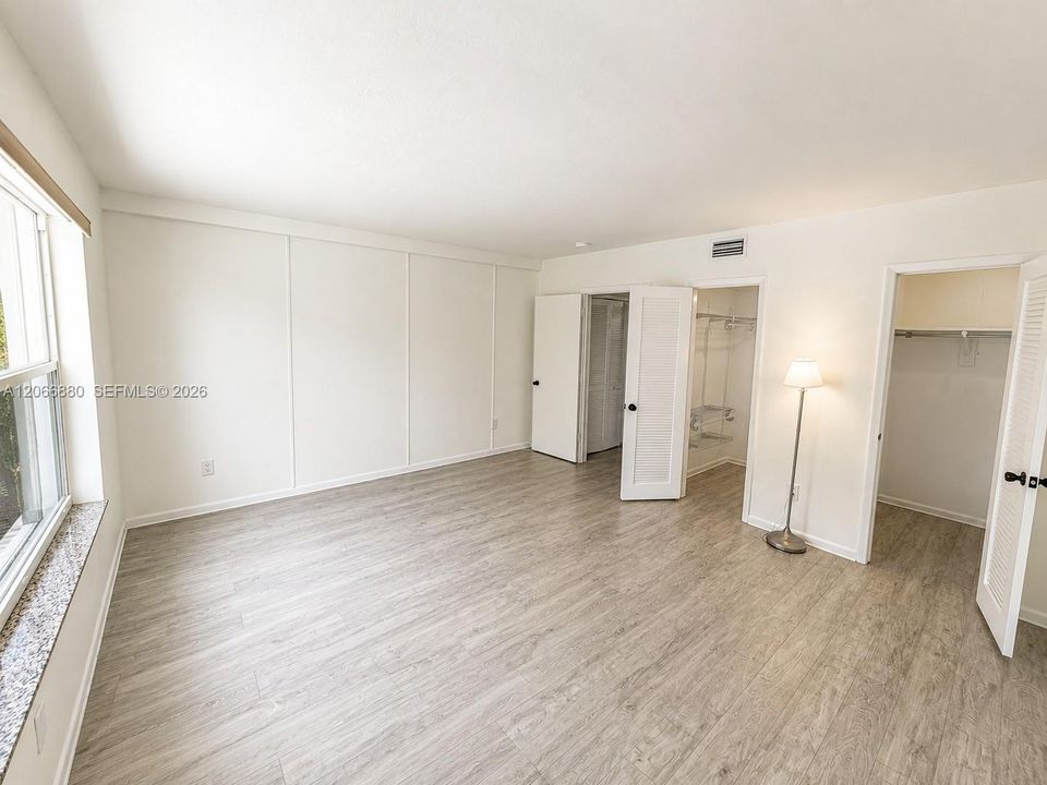 For Sale: $450,000 (2 beds, 1 baths, 1314 Square Feet)