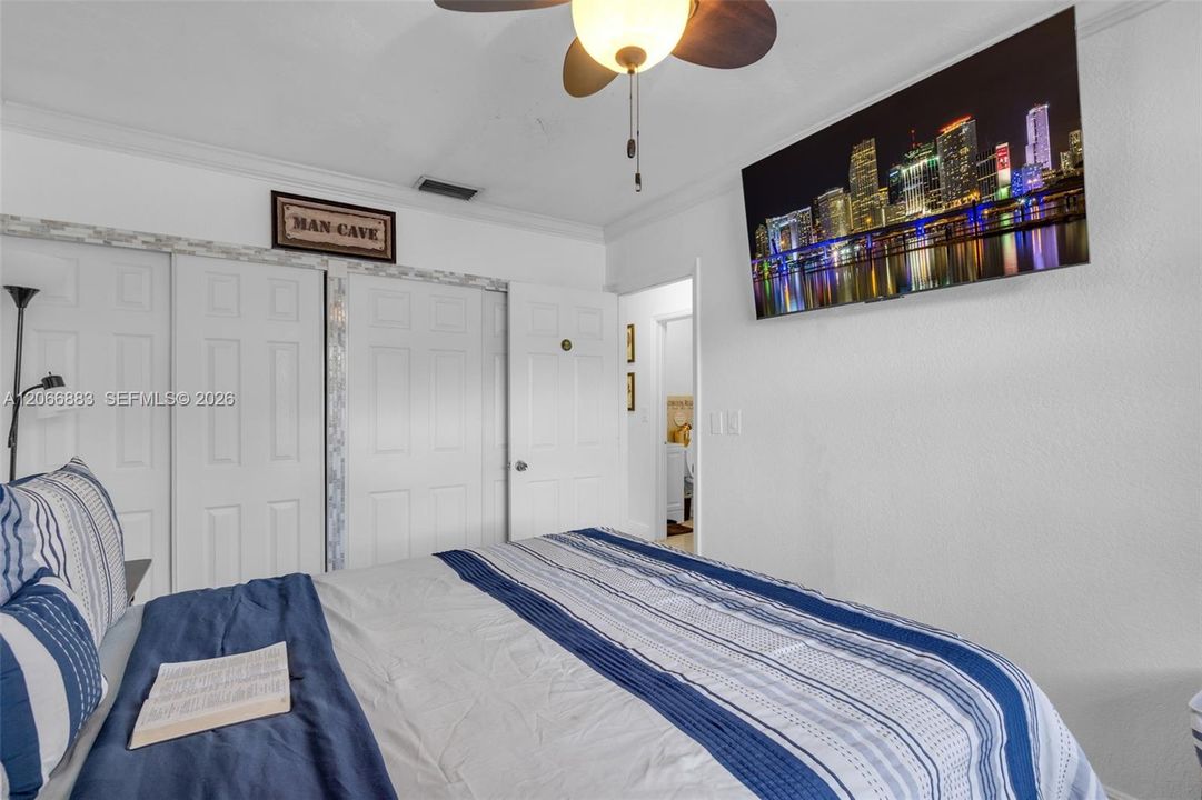 For Sale: $720,000 (5 beds, 4 baths, 1988 Square Feet)