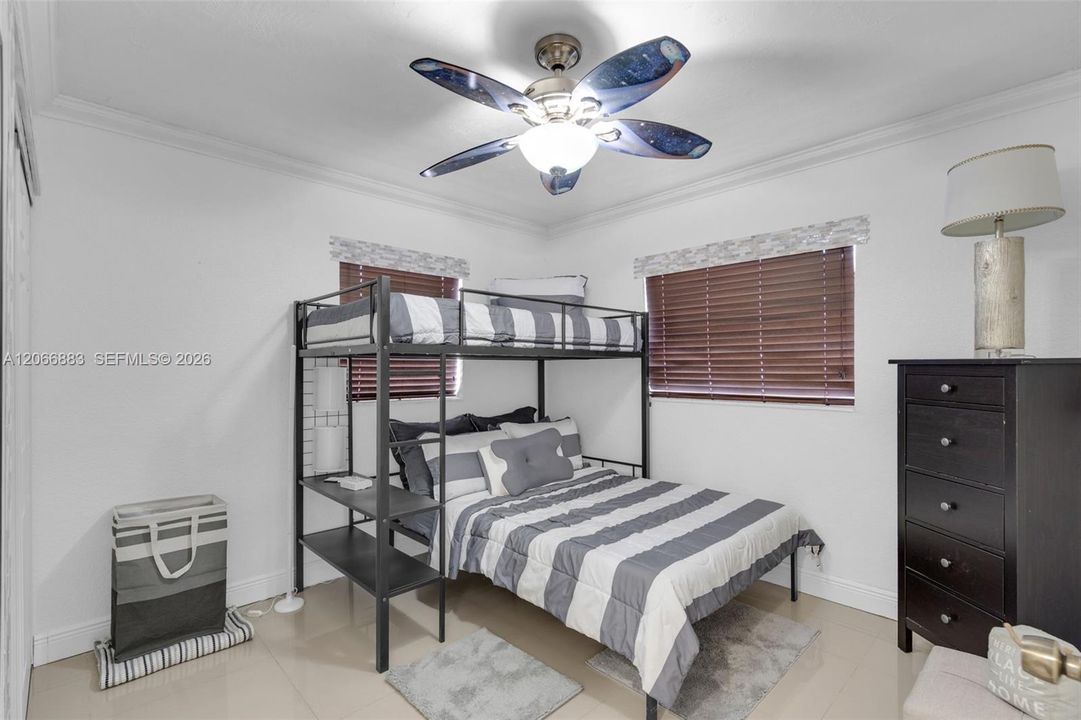 For Sale: $720,000 (5 beds, 4 baths, 1988 Square Feet)