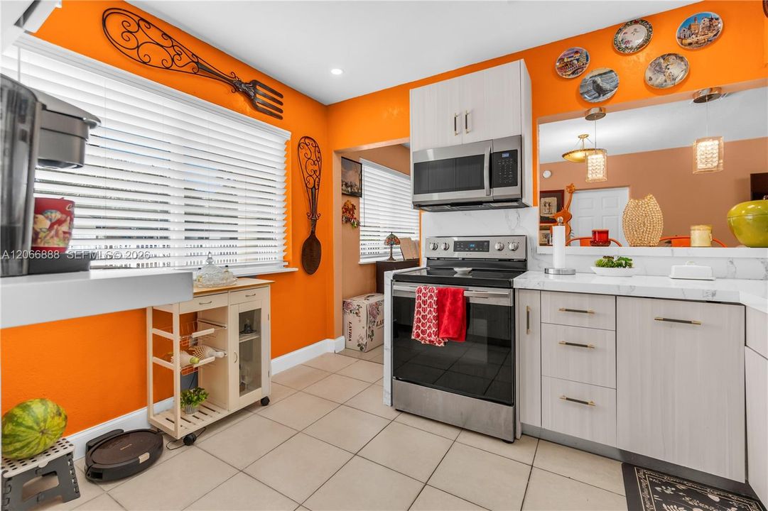 Activo con contrato: $499,999 (3 camas, 3 baños, 1546 Pies cuadrados)