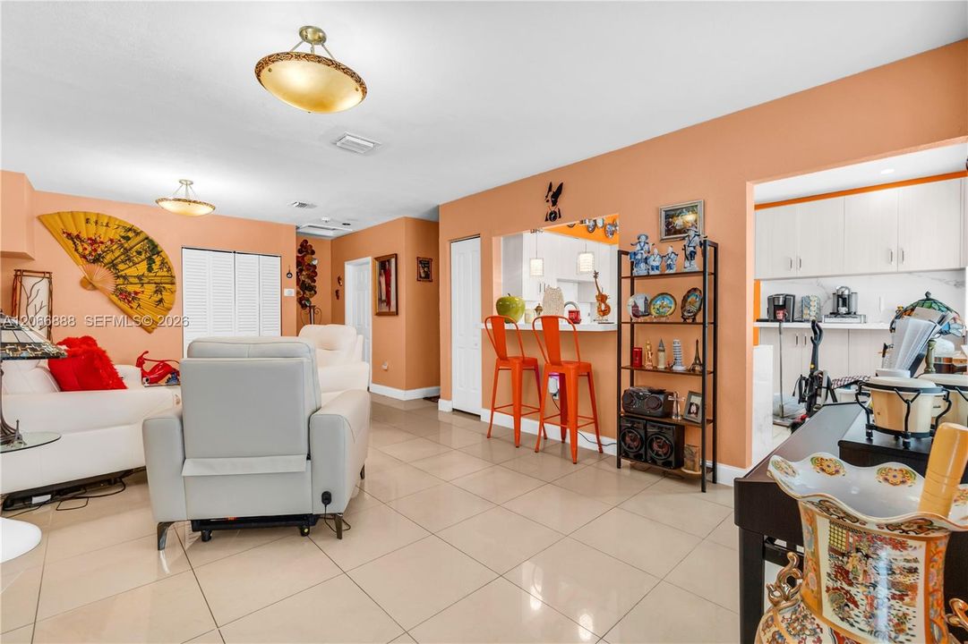 Activo con contrato: $499,999 (3 camas, 3 baños, 1546 Pies cuadrados)