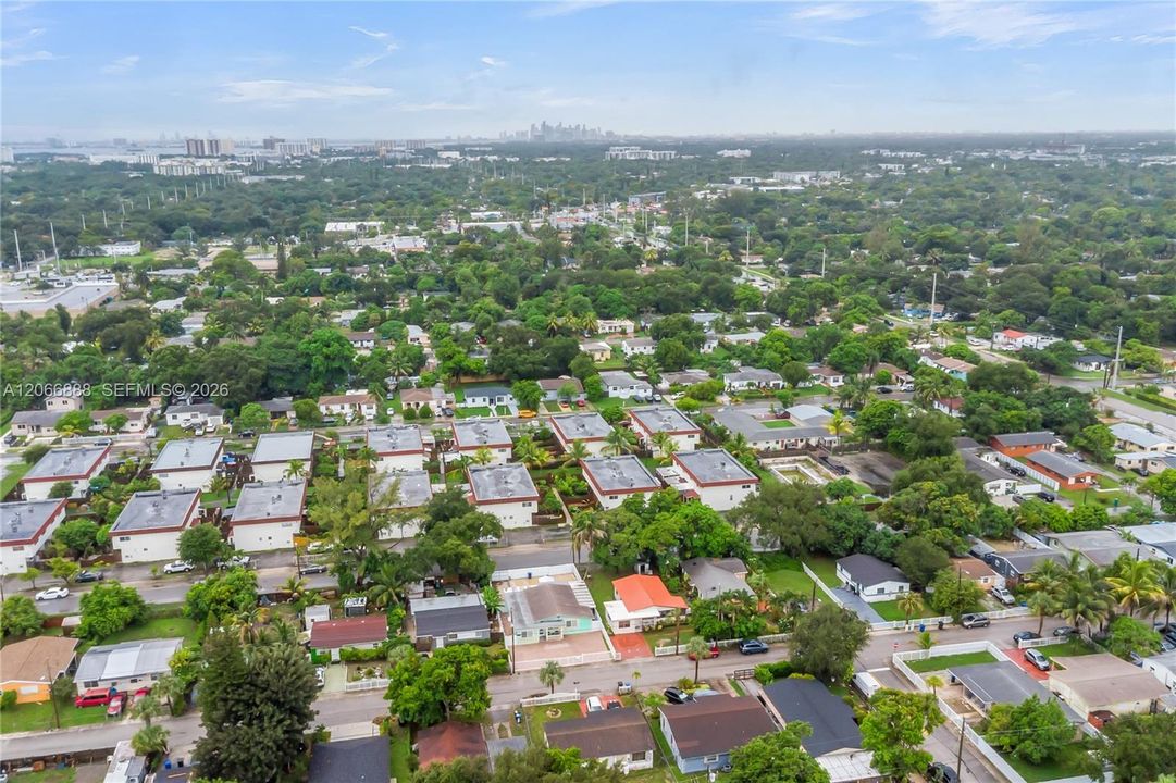 Activo con contrato: $499,999 (3 camas, 3 baños, 1546 Pies cuadrados)