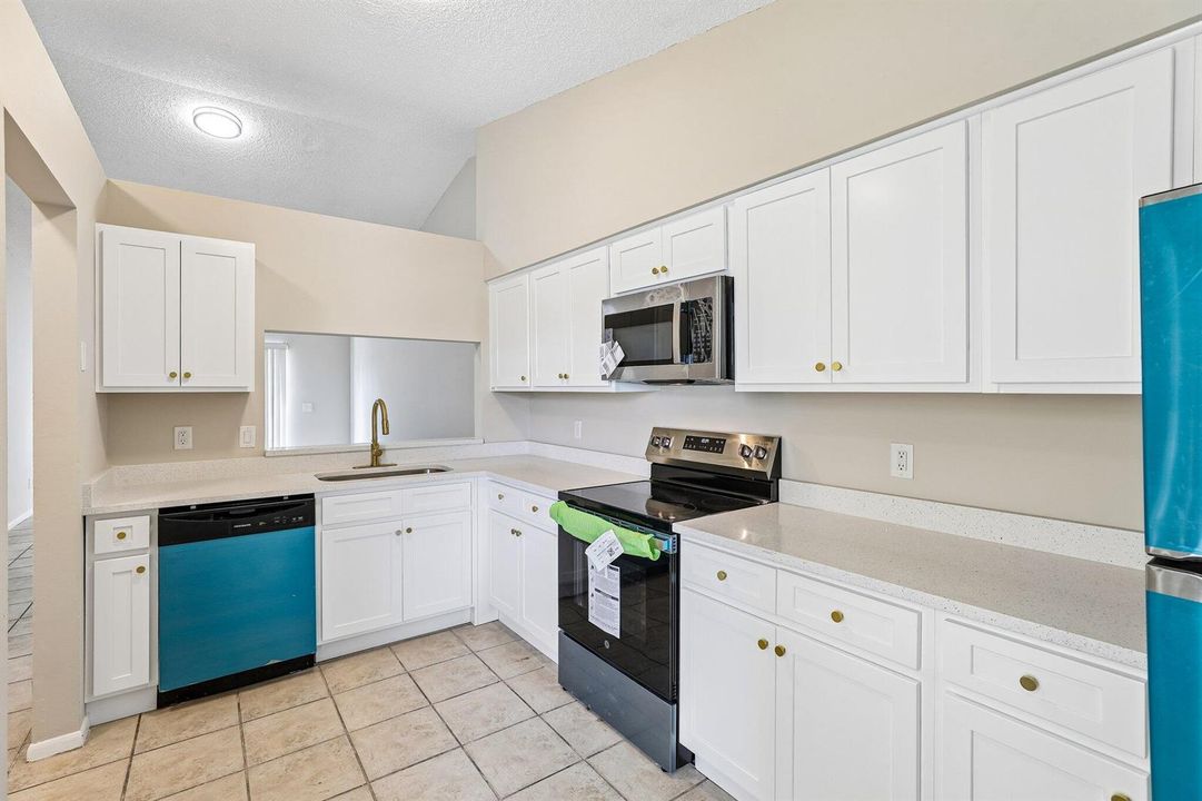 11-web-or-mls-Garden Cove Ct-S0108-011
