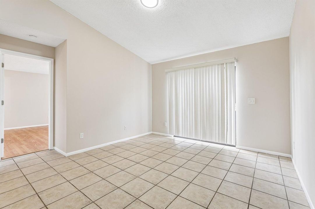 7-web-or-mls-Garden Cove Ct-S0108-007