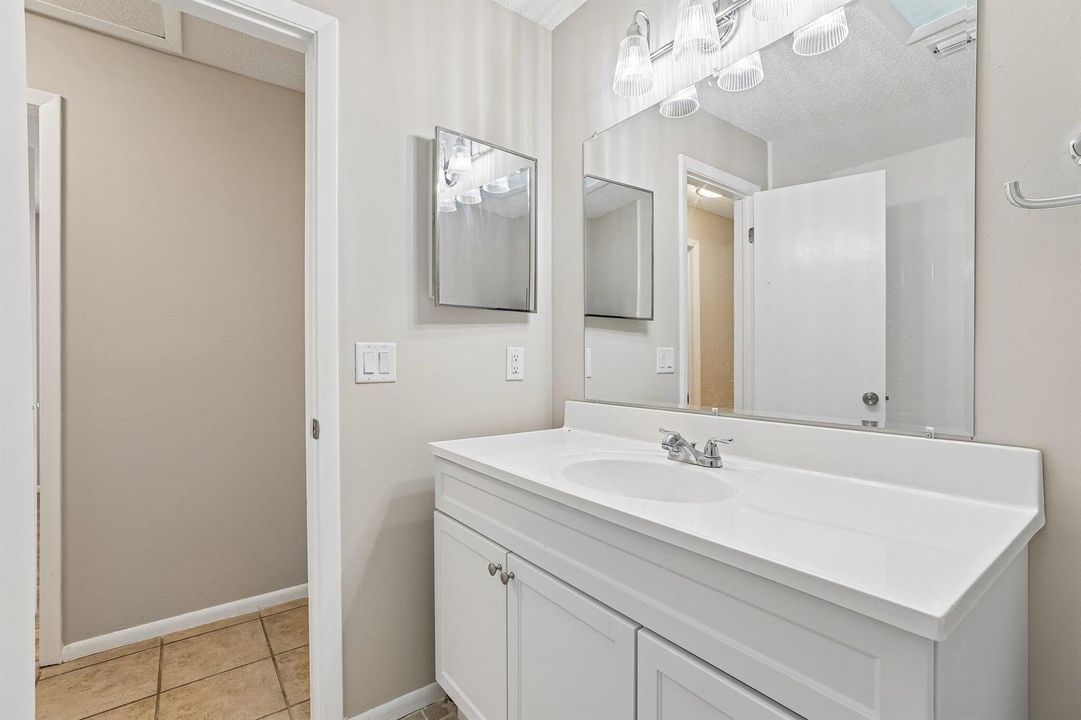 17-web-or-mls-Garden Cove Ct-S0108-017