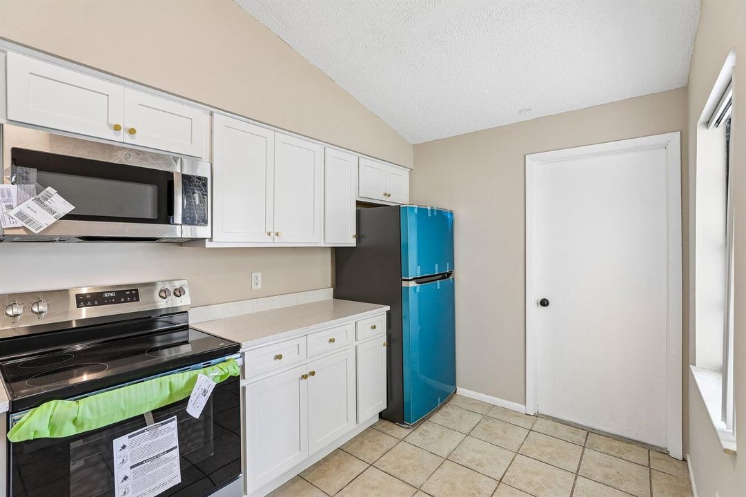 10-web-or-mls-Garden Cove Ct-S0108-010