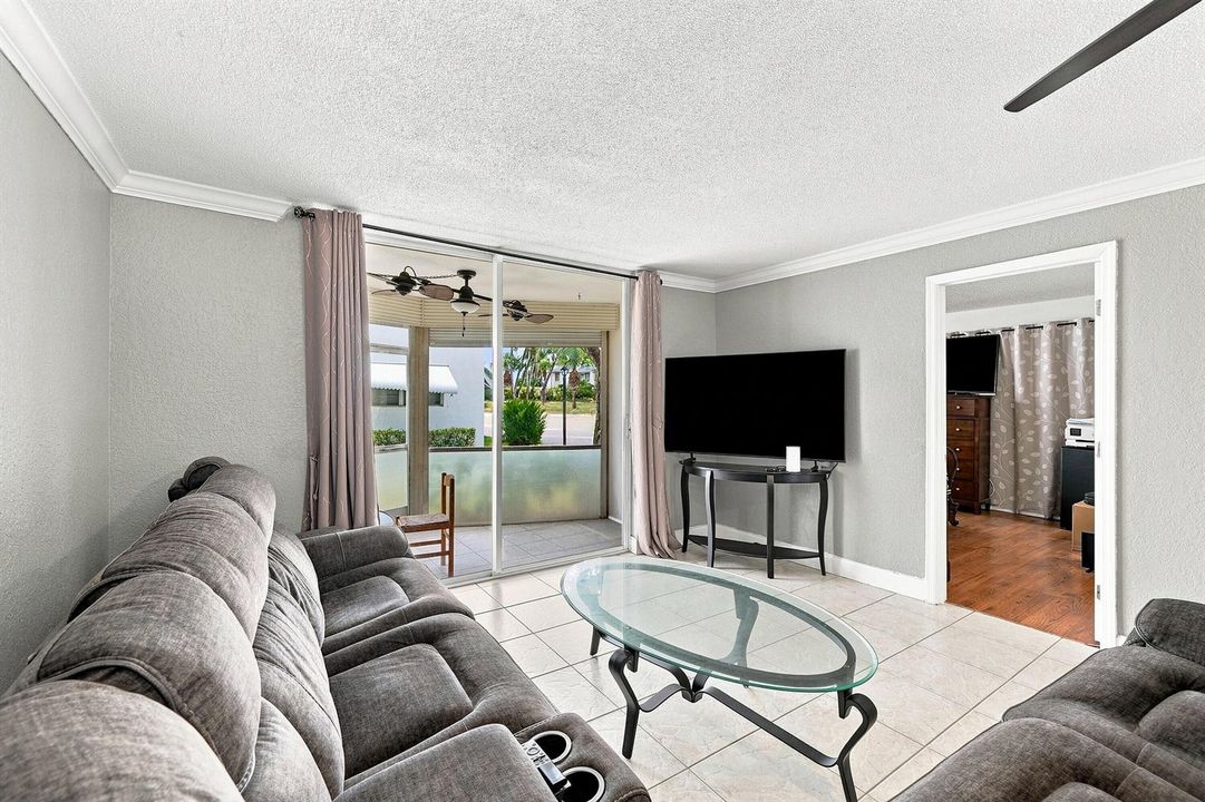 13_living room
