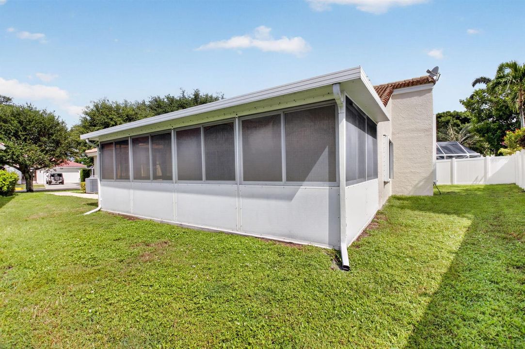 Exterior Patio 1165