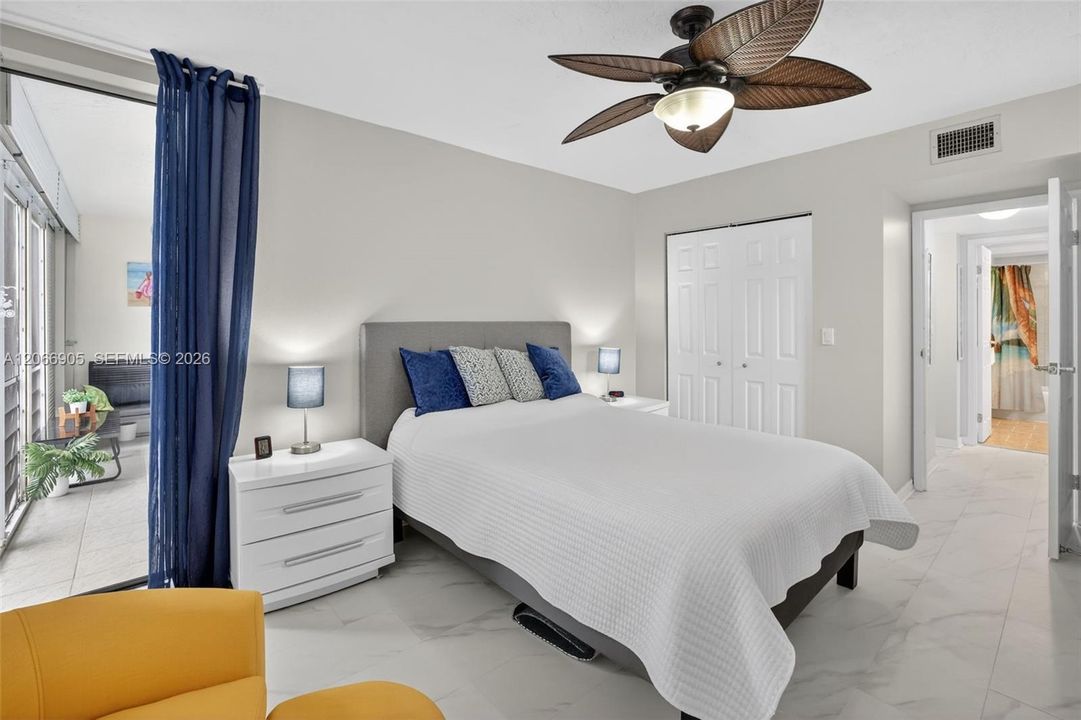 For Sale: $120,000 (1 beds, 1 baths, 748 Square Feet)