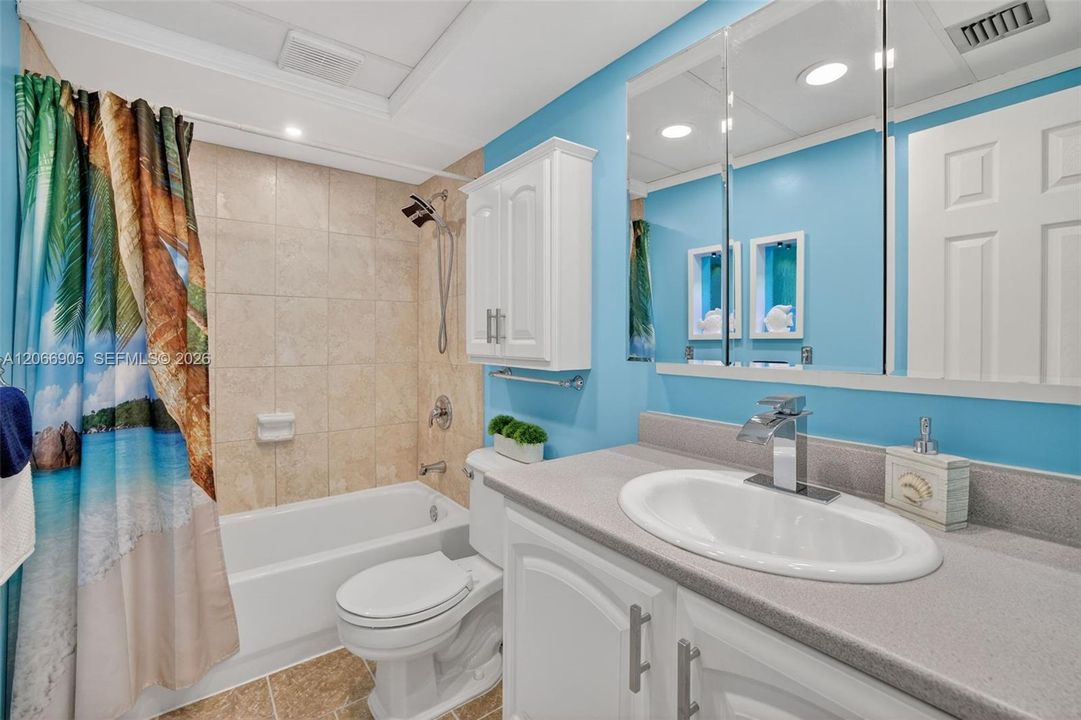 For Sale: $120,000 (1 beds, 1 baths, 748 Square Feet)