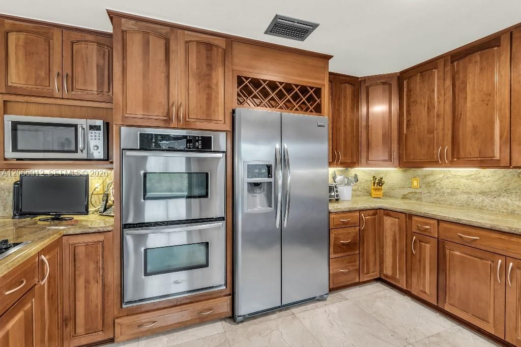 For Sale: $1,499,999 (3 beds, 3 baths, 2246 Square Feet)