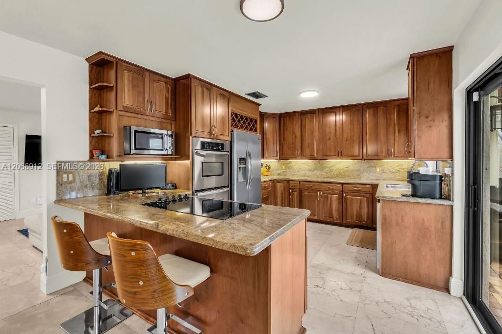 For Sale: $1,499,999 (3 beds, 3 baths, 2246 Square Feet)