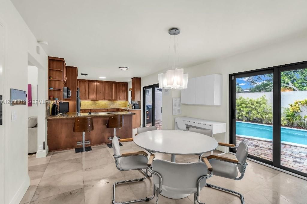 For Sale: $1,499,999 (3 beds, 3 baths, 2246 Square Feet)
