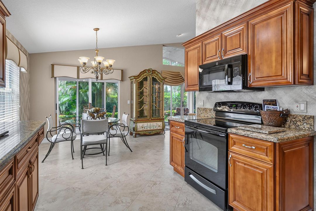 7076 Trentino Way_Amy Doran_27