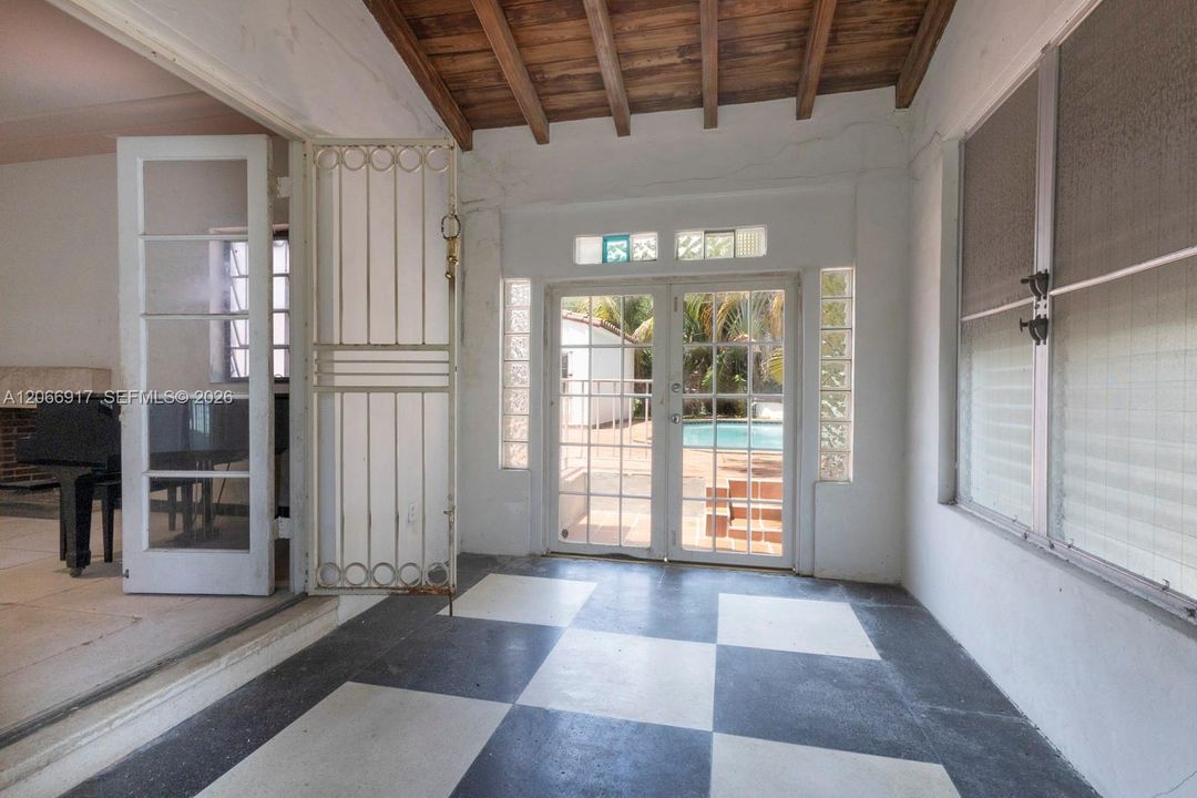 For Sale: $2,000,000 (4 beds, 4 baths, 2633 Square Feet)