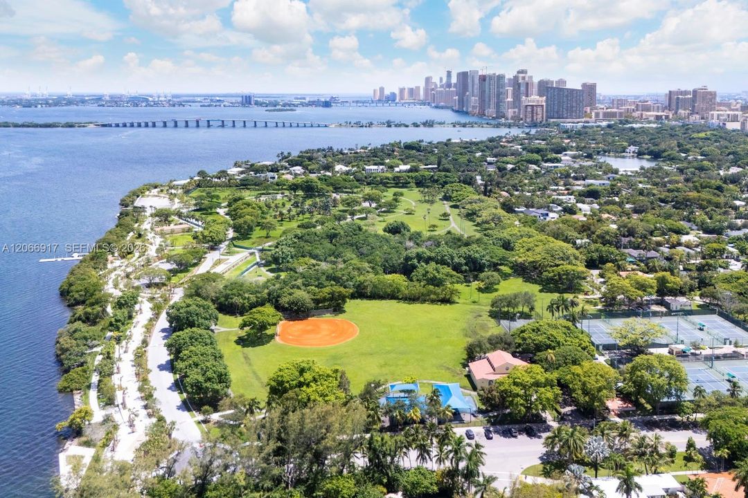 For Sale: $2,000,000 (4 beds, 4 baths, 2633 Square Feet)