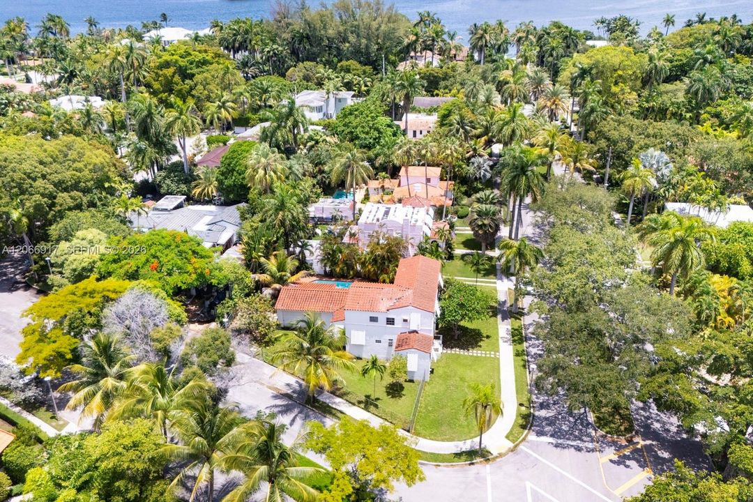 For Sale: $2,000,000 (4 beds, 4 baths, 2633 Square Feet)