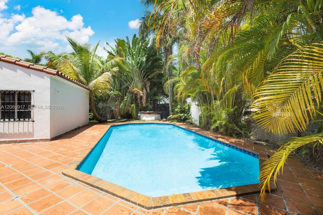 For Sale: $2,000,000 (4 beds, 4 baths, 2633 Square Feet)