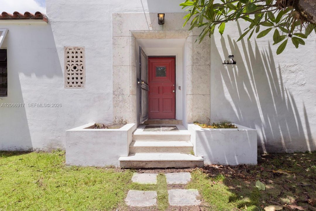 For Sale: $2,000,000 (4 beds, 4 baths, 2633 Square Feet)