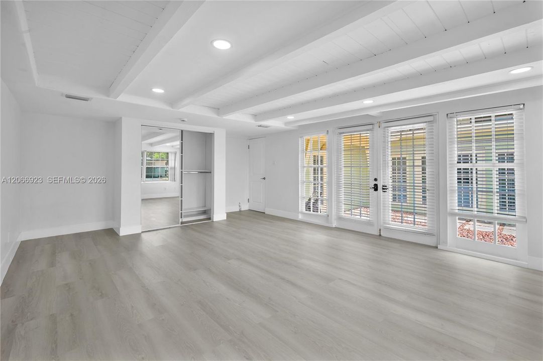 For Rent: $5,700 (3 beds, 2 baths, 2434 Square Feet)