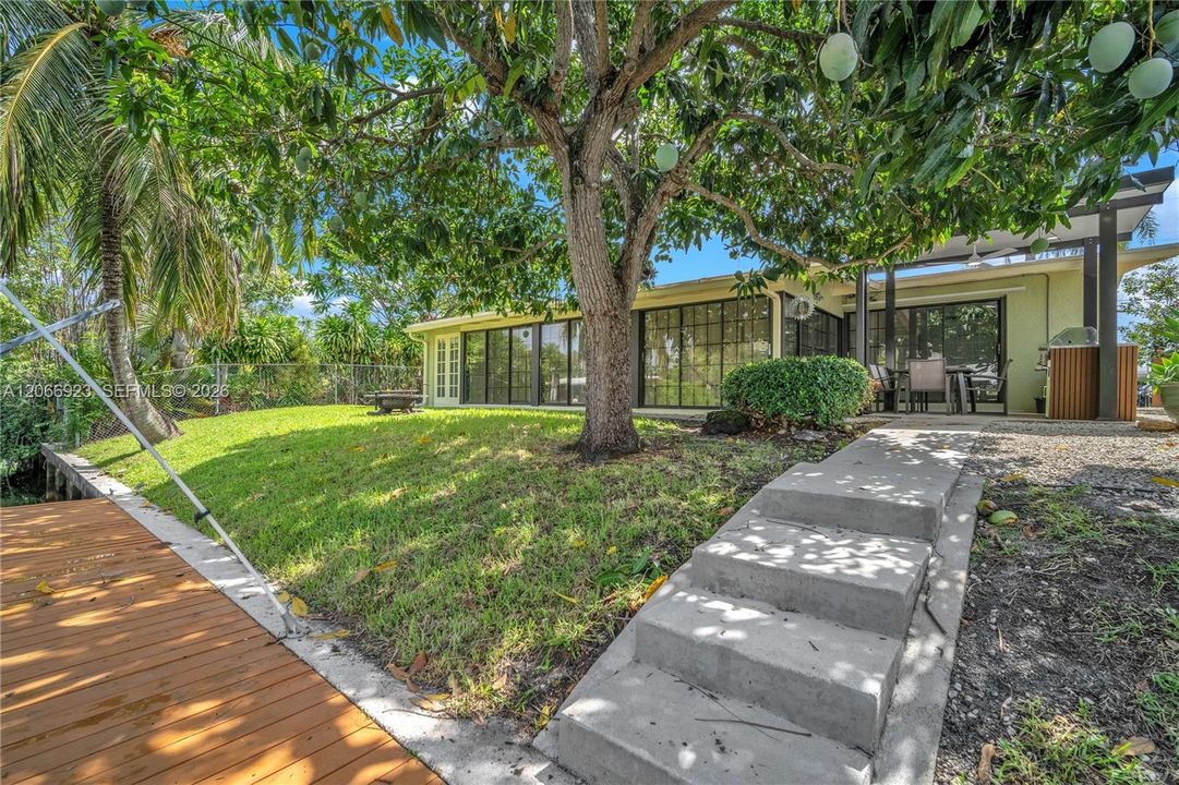For Rent: $5,700 (3 beds, 2 baths, 2434 Square Feet)