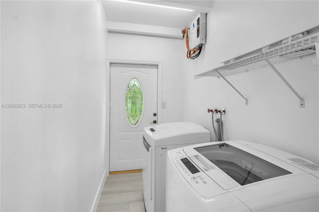 For Rent: $5,700 (3 beds, 2 baths, 2434 Square Feet)
