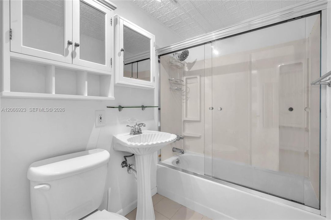 For Rent: $5,700 (3 beds, 2 baths, 2434 Square Feet)