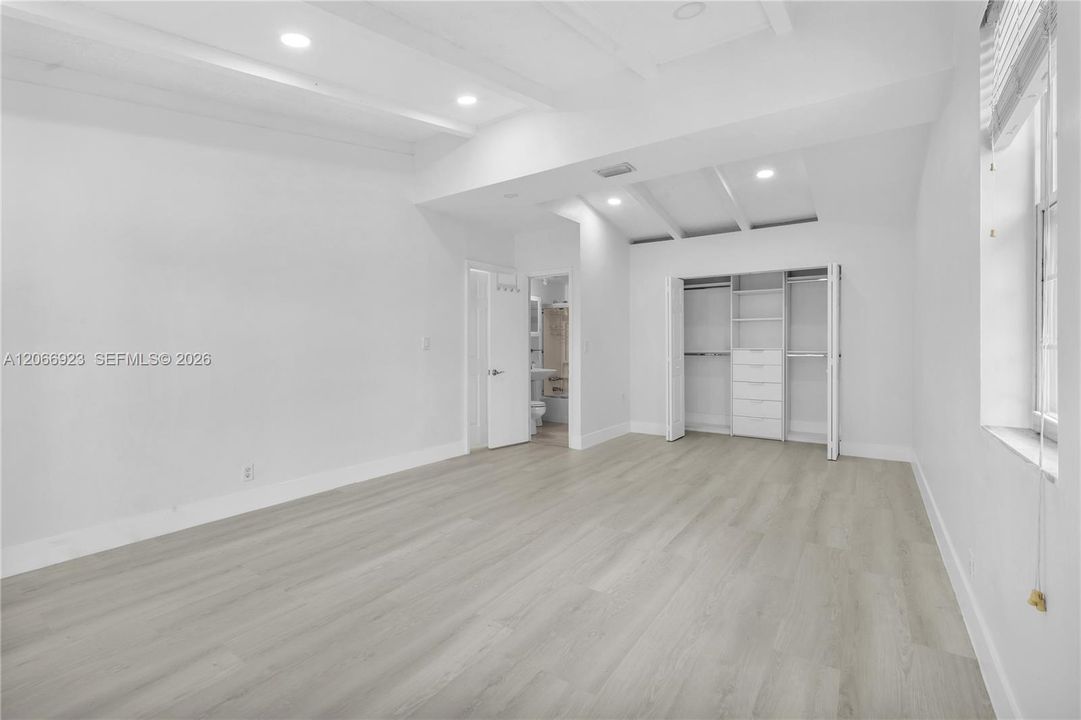 For Rent: $5,700 (3 beds, 2 baths, 2434 Square Feet)